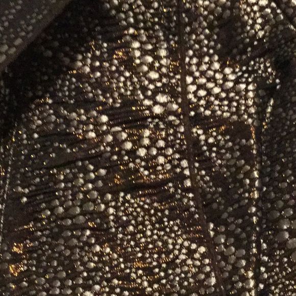 Carmen Marc Valvo 3/4 Sleeve Metallic Mat - Picture 7 of 8